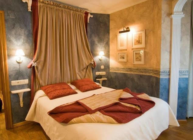 Hotel Pradas Jaca Exterior foto
